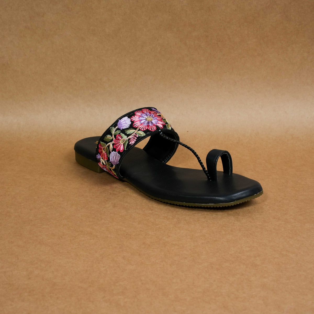 QAVO - The Fiore Floral Embroidered Toe-Loop Sandals