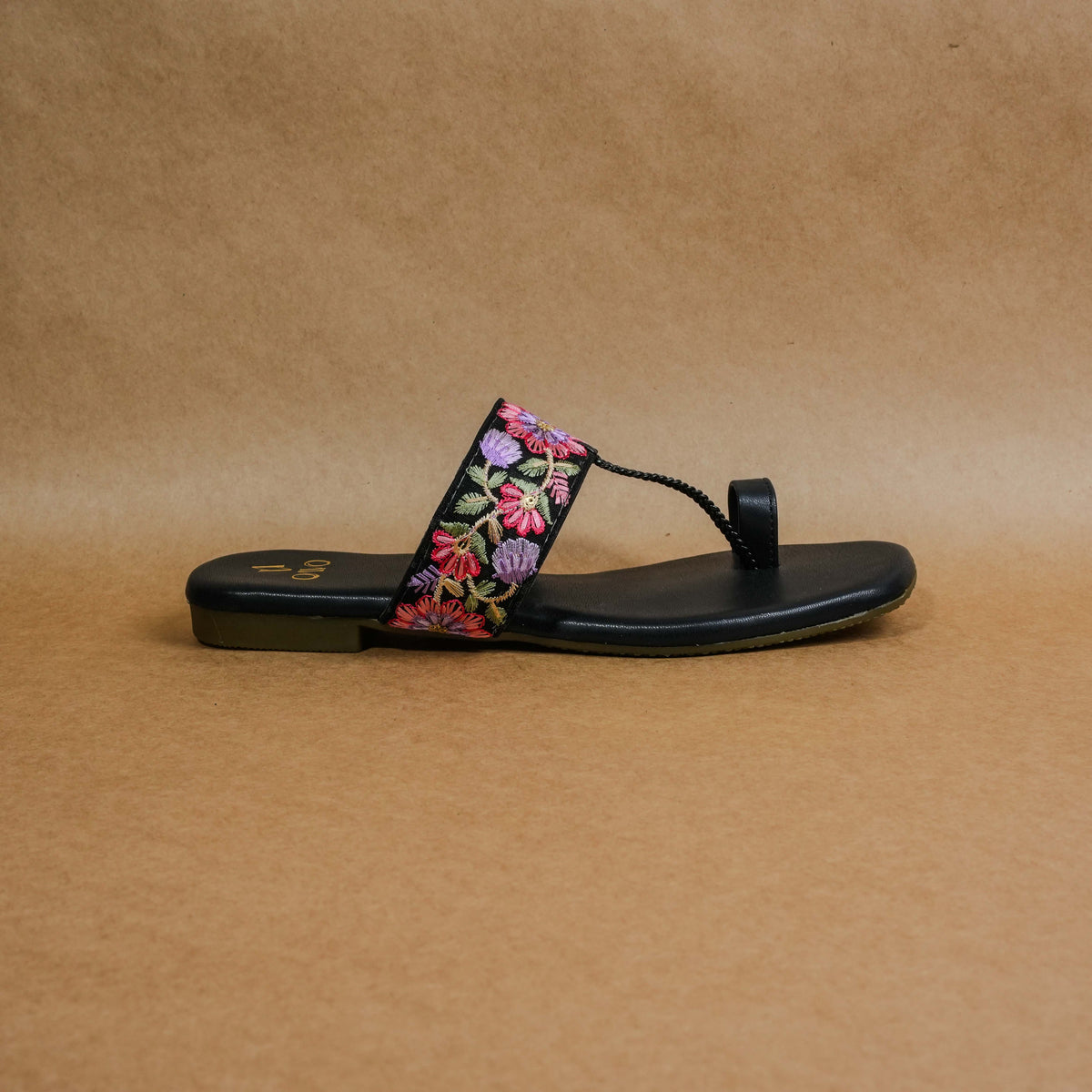 QAVO - The Fiore Floral Embroidered Toe-Loop Sandals